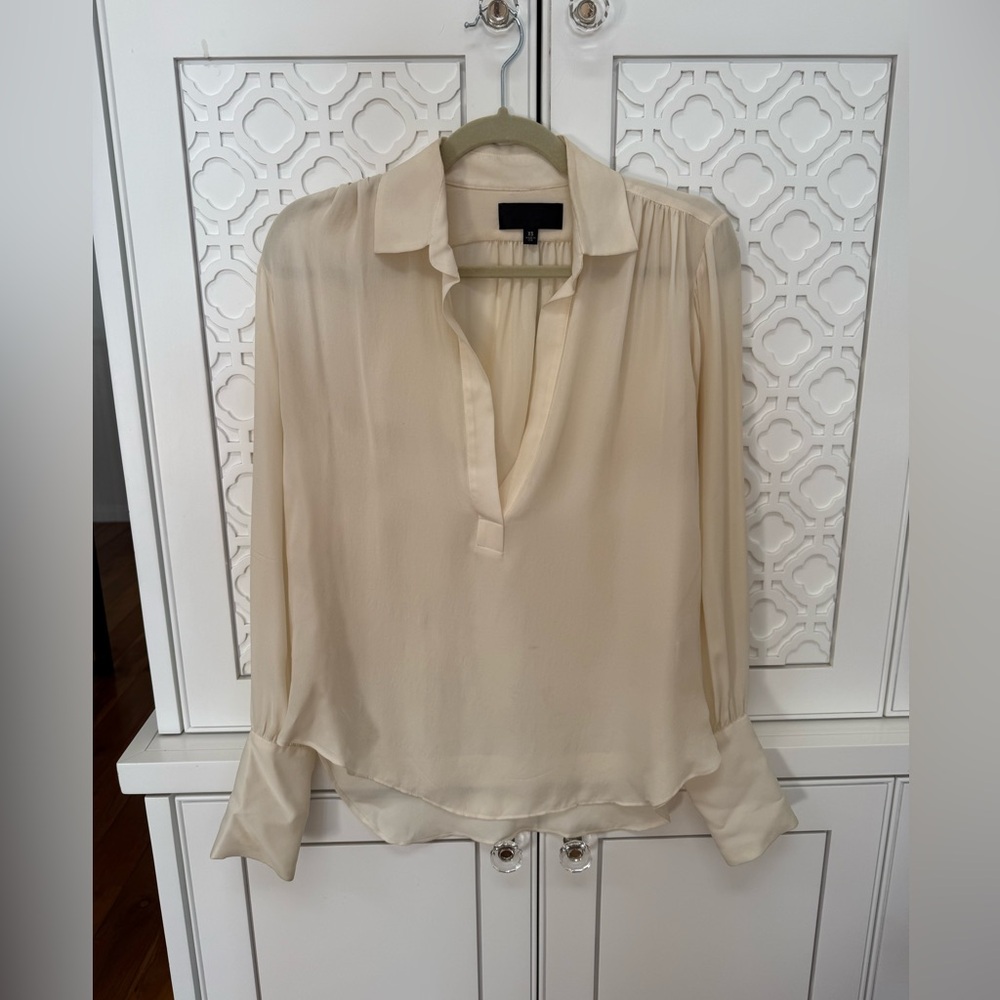 Nili Lotan cream blouse. Good condition. Size XS runs large